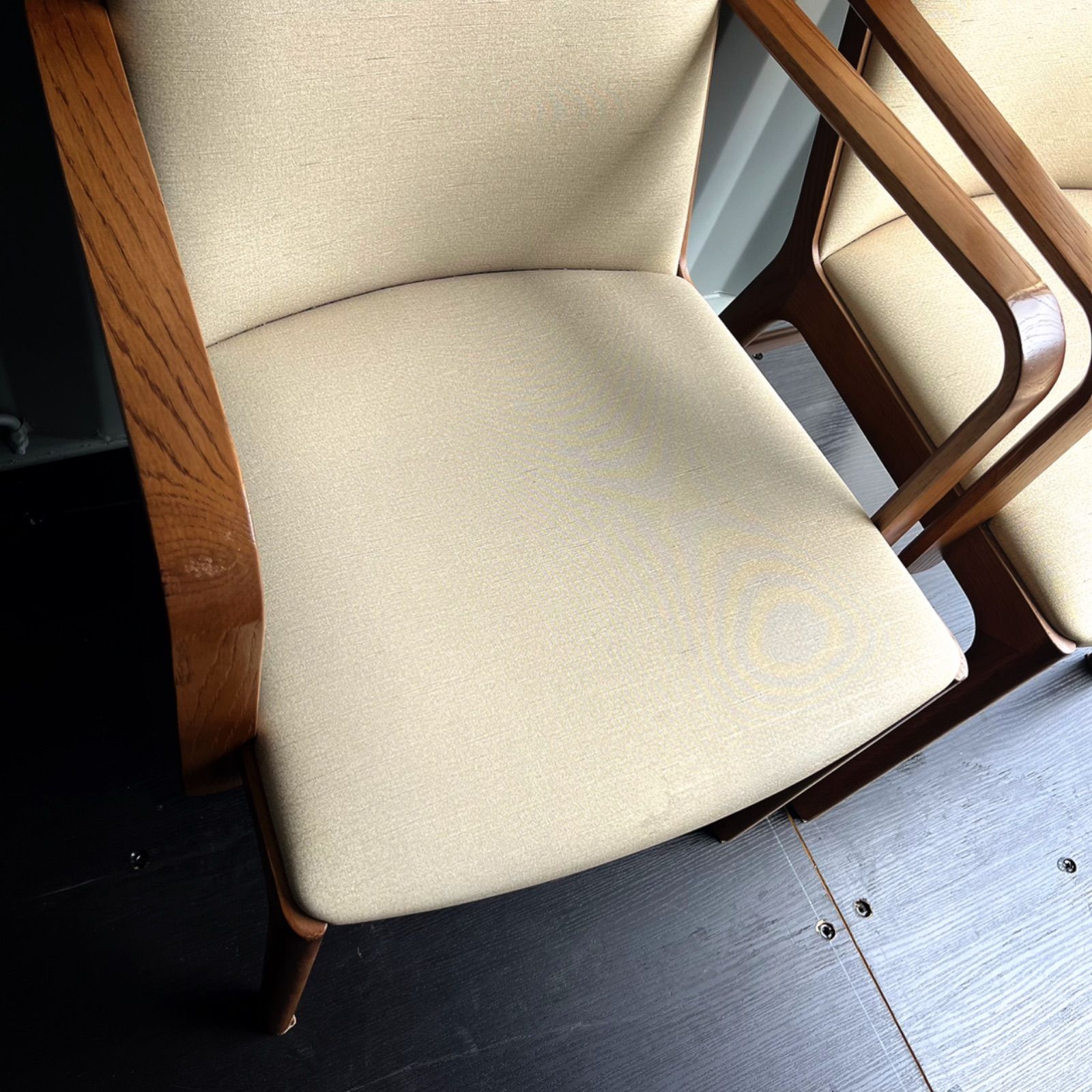 取付無料！カリモク家具 cu41 天然木ナチュラル肘掛け付きダイニング