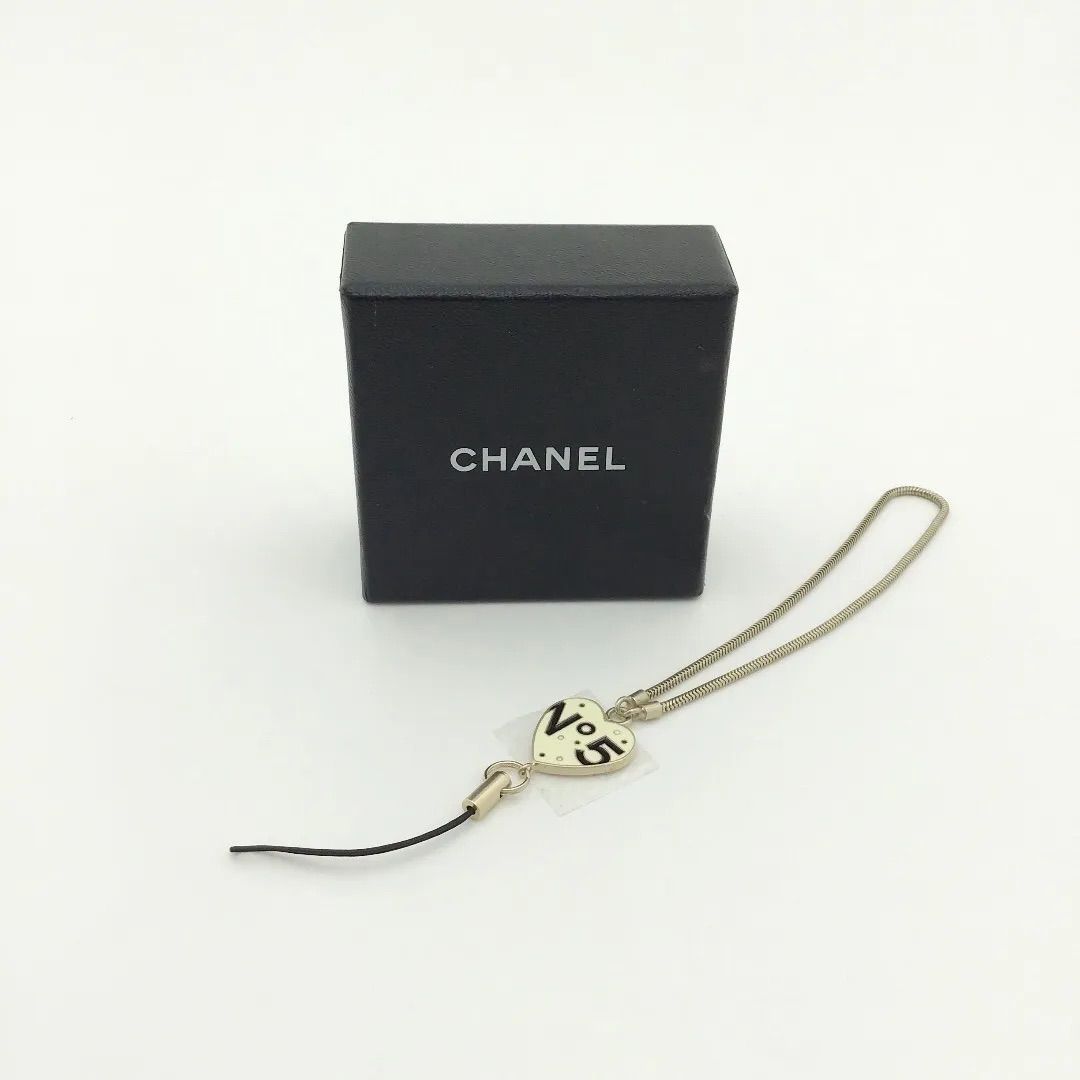 ほぼ未使用】シャネル CHANEL NO.5 06P ハート モチーフ ストラップ