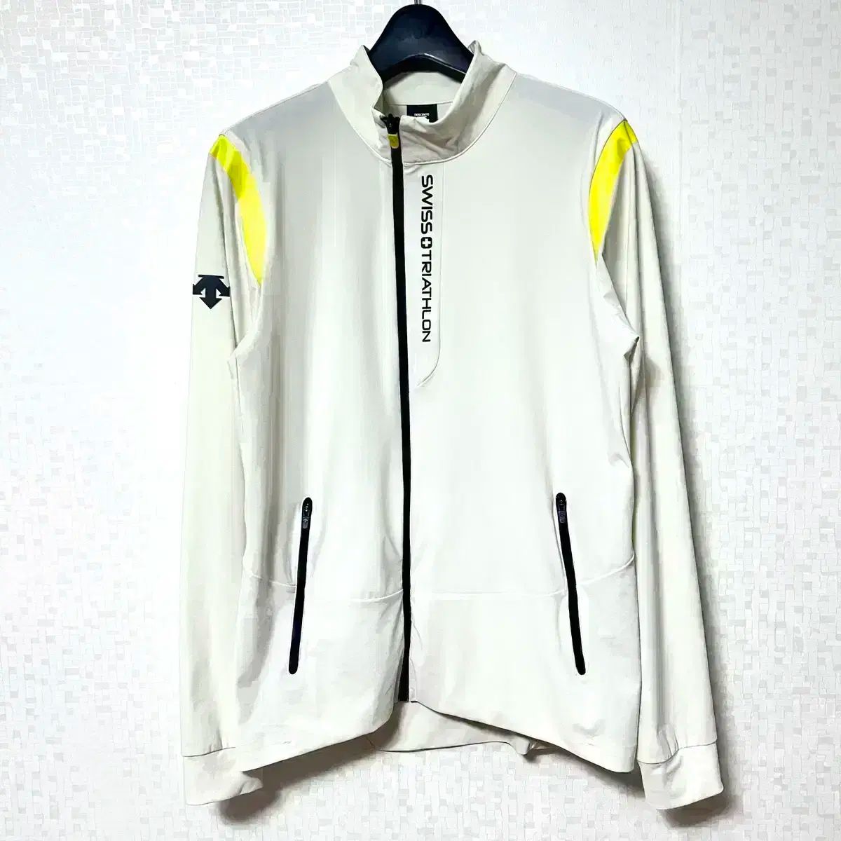 M 95 DESCENTE(デサント) スイス 機能性 ジャージ ジップアップ ジャケット
