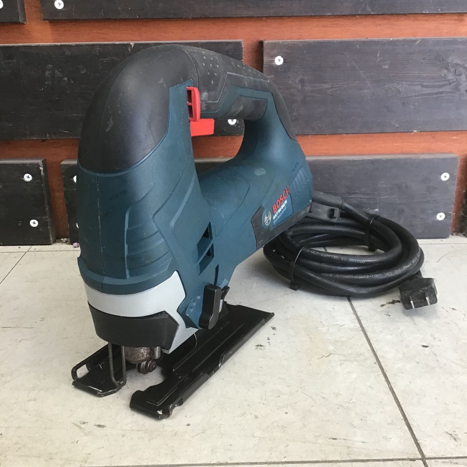 【中古】BOSCH ボッシュ GST90BE ジグソー ※電源コードに断線補修跡あり【ハンズクラフト宮崎新名爪店】 □【中古】BOSCH ボッシュ GST90BE ジグソー ※電源コードに断線補修跡