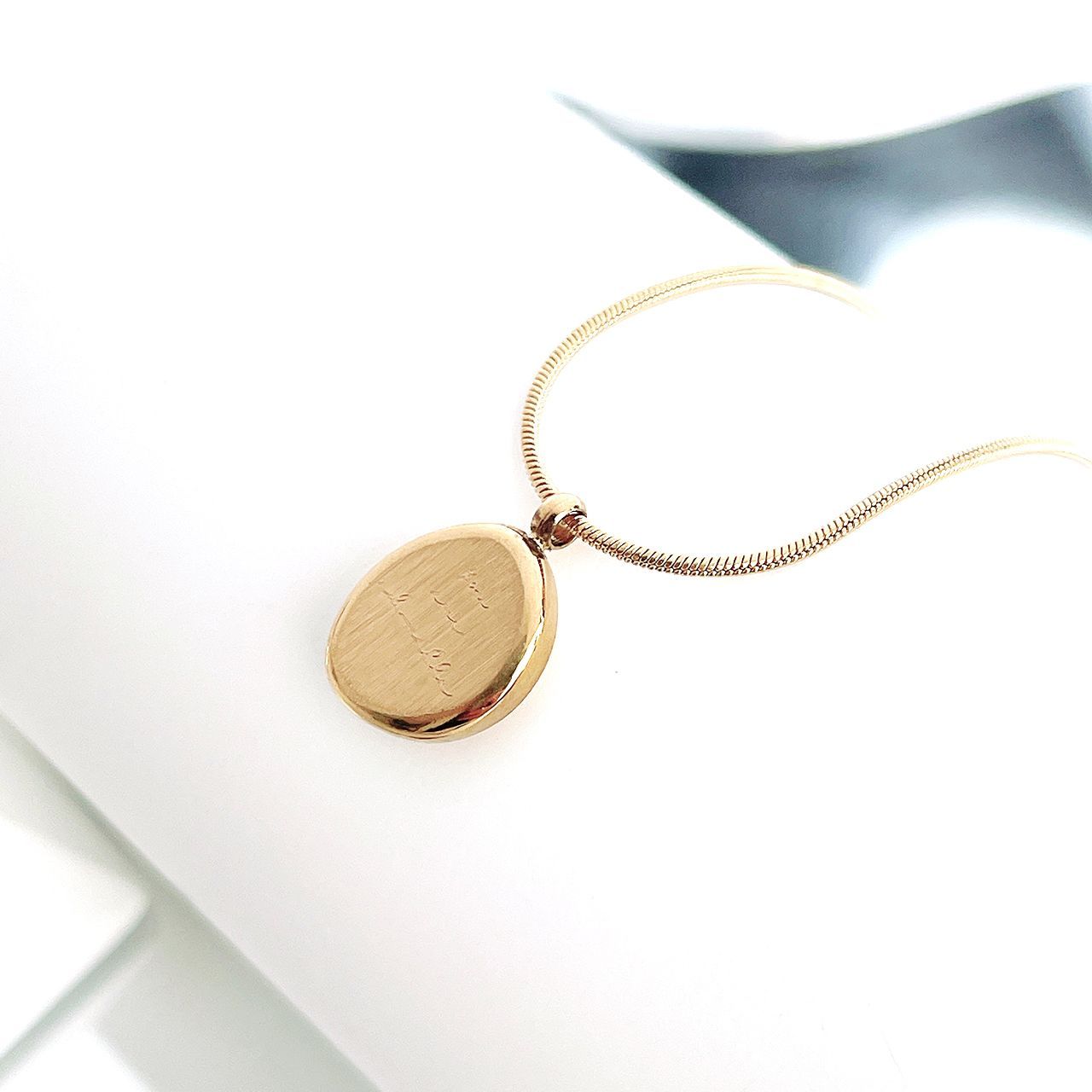 つけっぱなしOK！手作り感あるコイン サージカルステンレス ネックレス【stn03】 - メルカリ