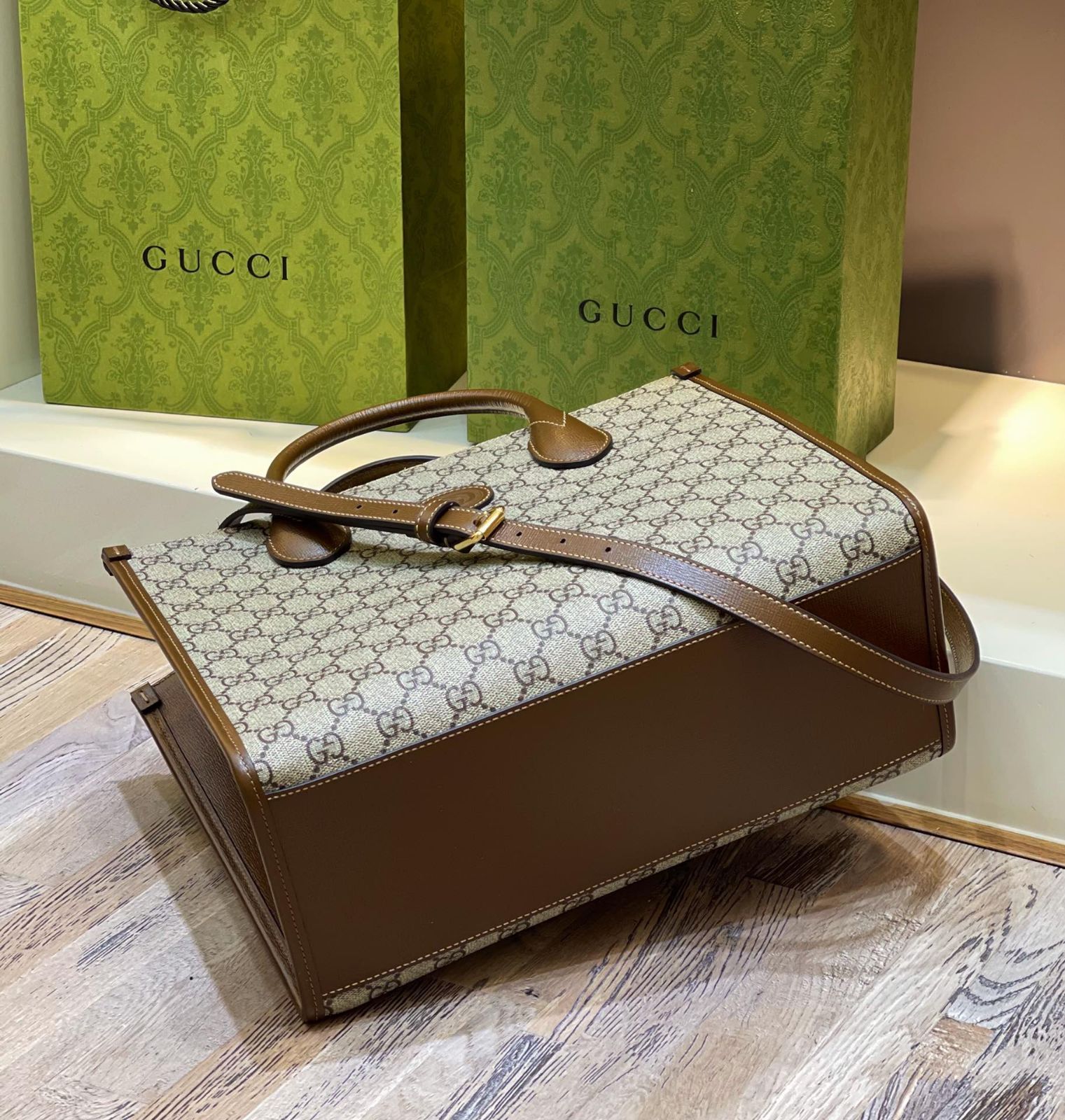 グッチ トートバッグ 箱付 新品未使用 - メルカリ 