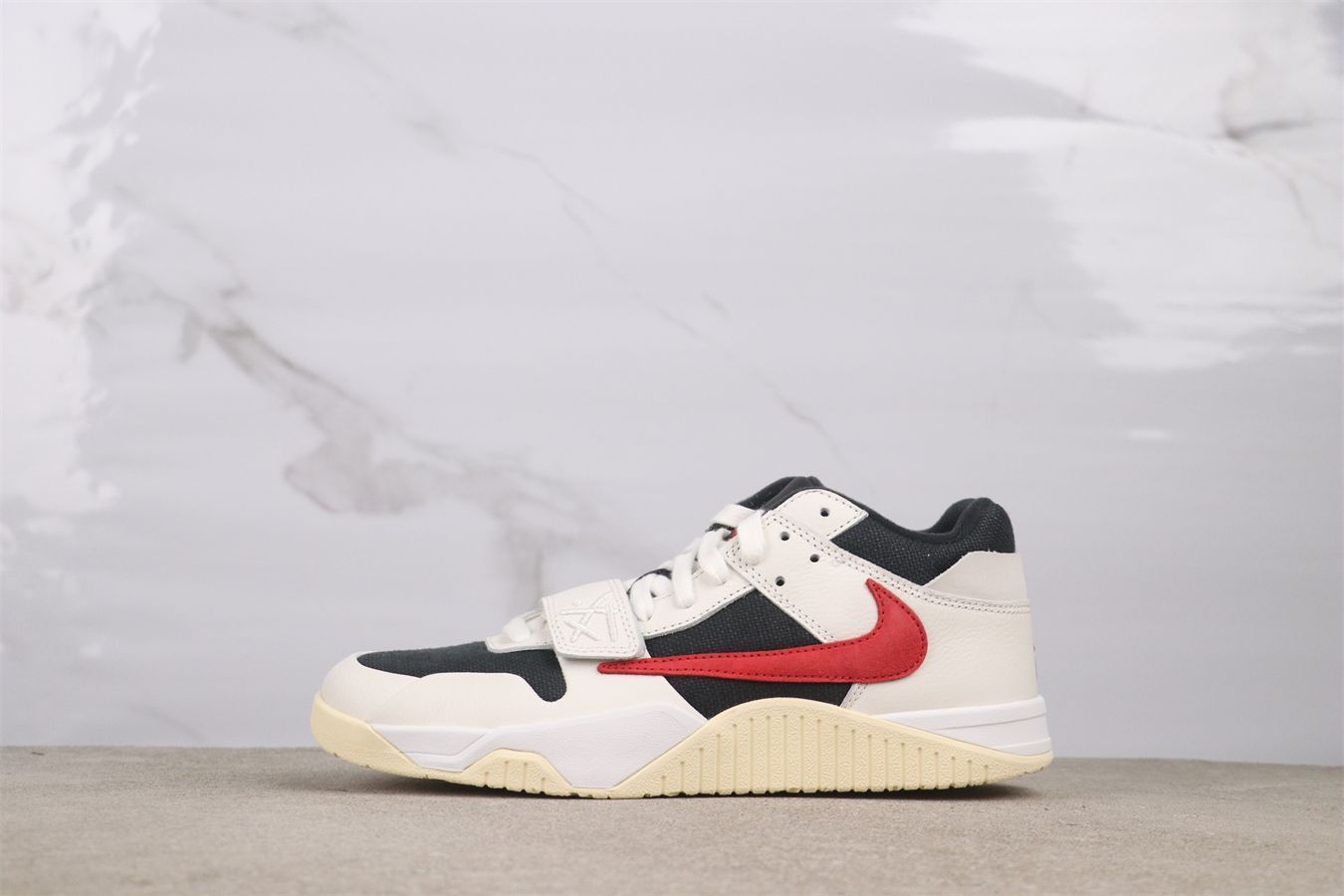 全新 トラヴィススコット × ナイキ ジョーダン ジャンプマンジャック TR ユニバーシティレッド FZ8117-101