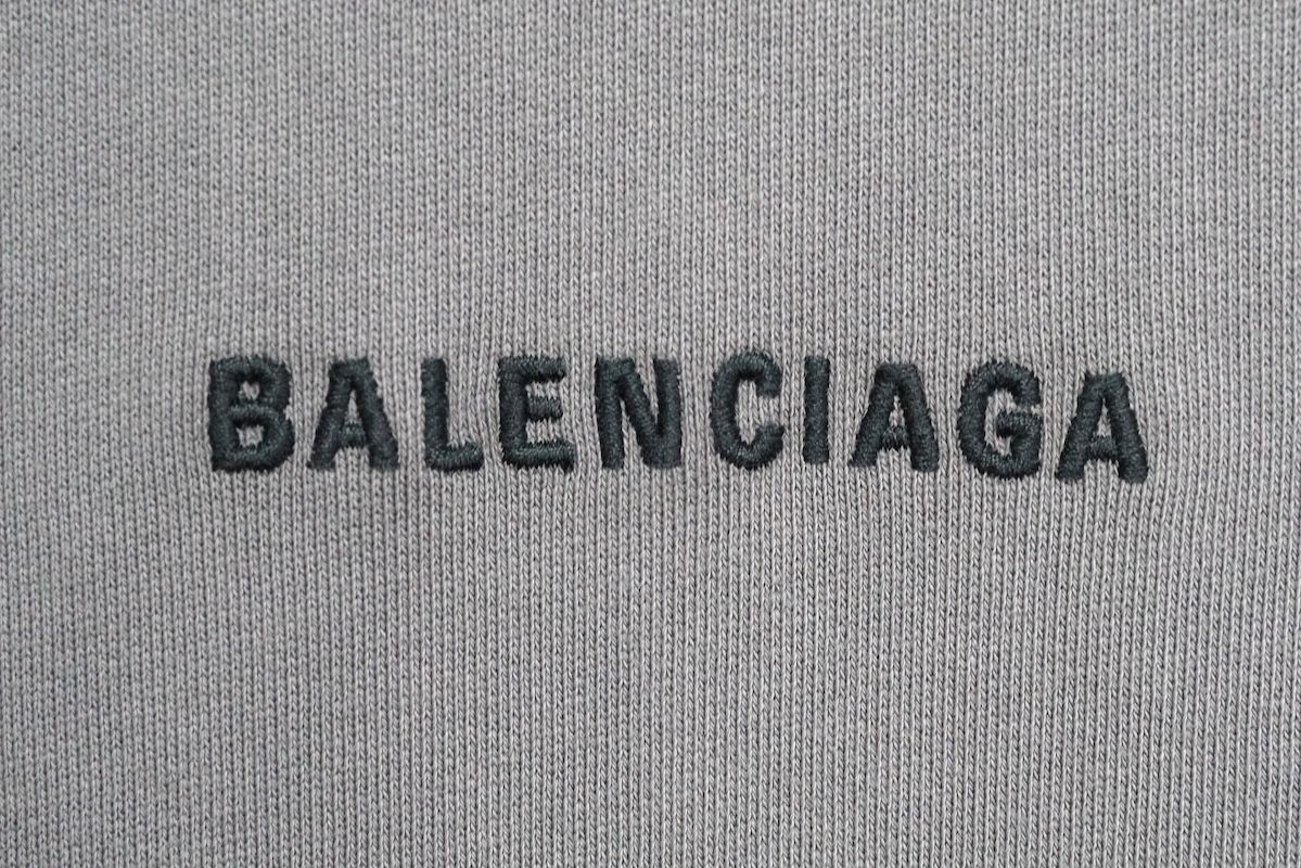 バレンシアガ 刺繍ロゴ プルオーバー パーカーミディアムフィット ダークグレー BALENCIAGA バレンシアガ 刺繍ロゴ プルオーバー パーカー