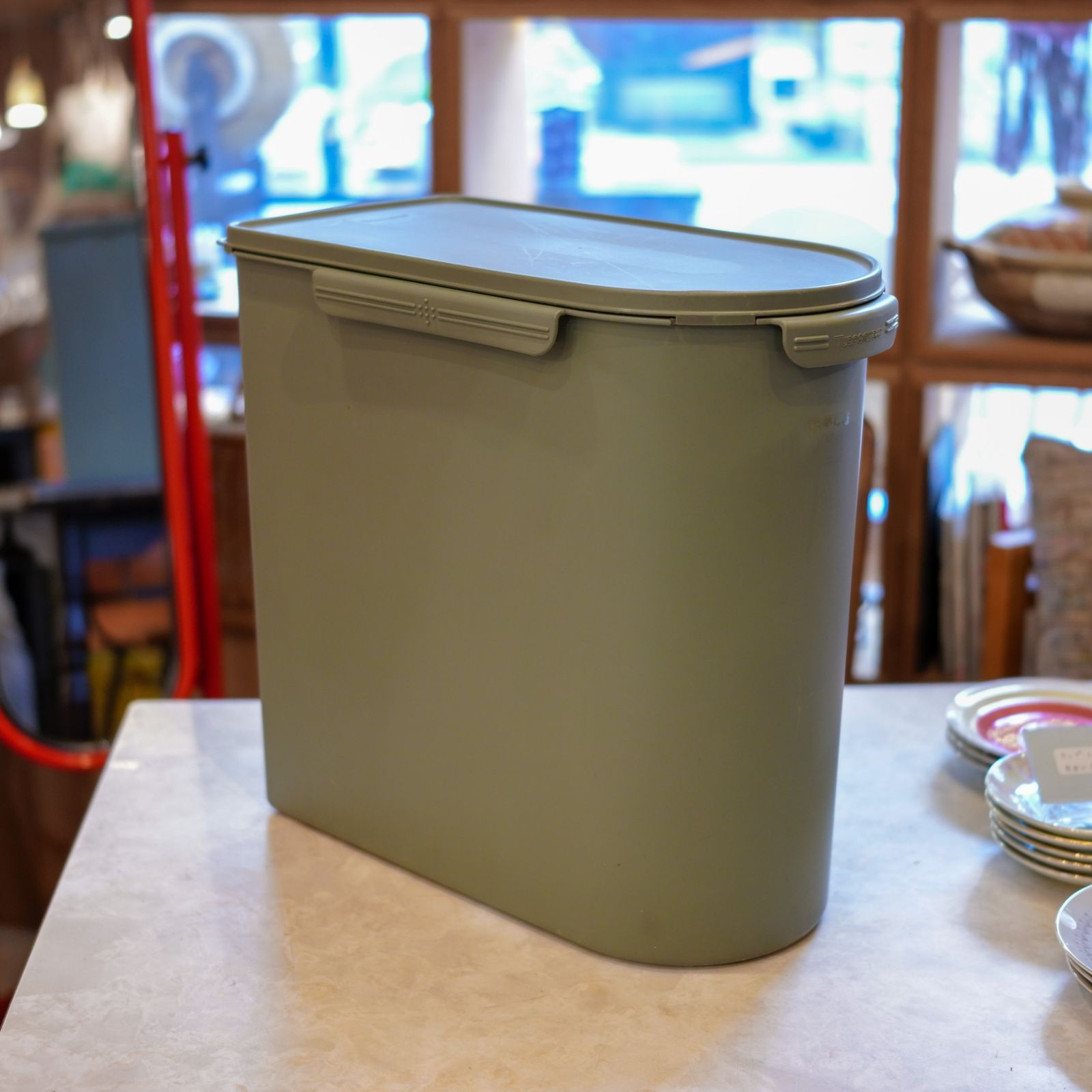 タッパーウェア Tupperwareキッチンキーパー 24L 米びつ２つセット 未使用 タッパーウェア キッチンキーパー 米びつ 24L 2個セット