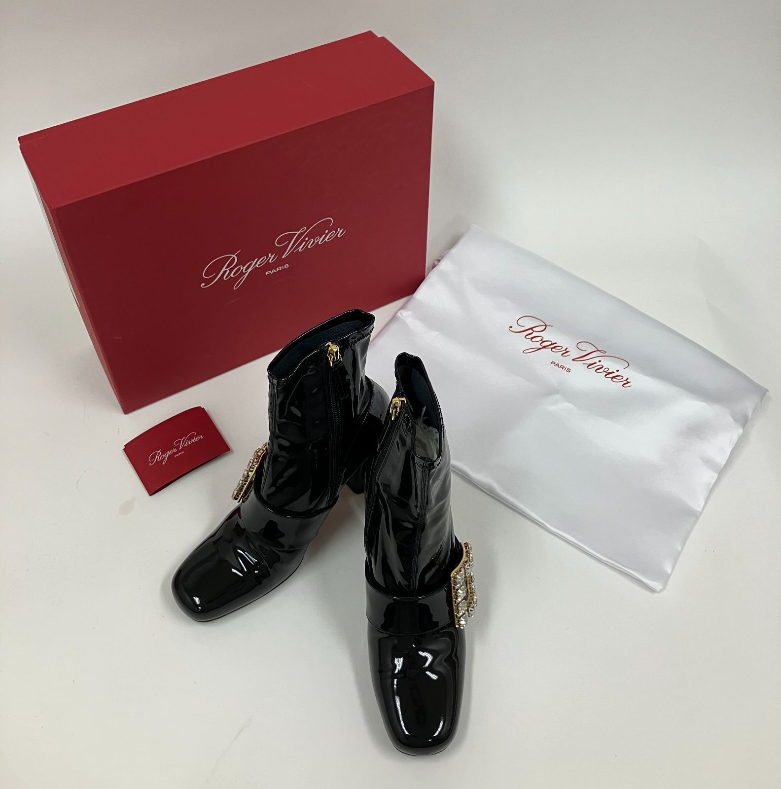 Roger Vivier ロジェ・ヴィヴィエ アンクルブーツ 靴 ブラック 