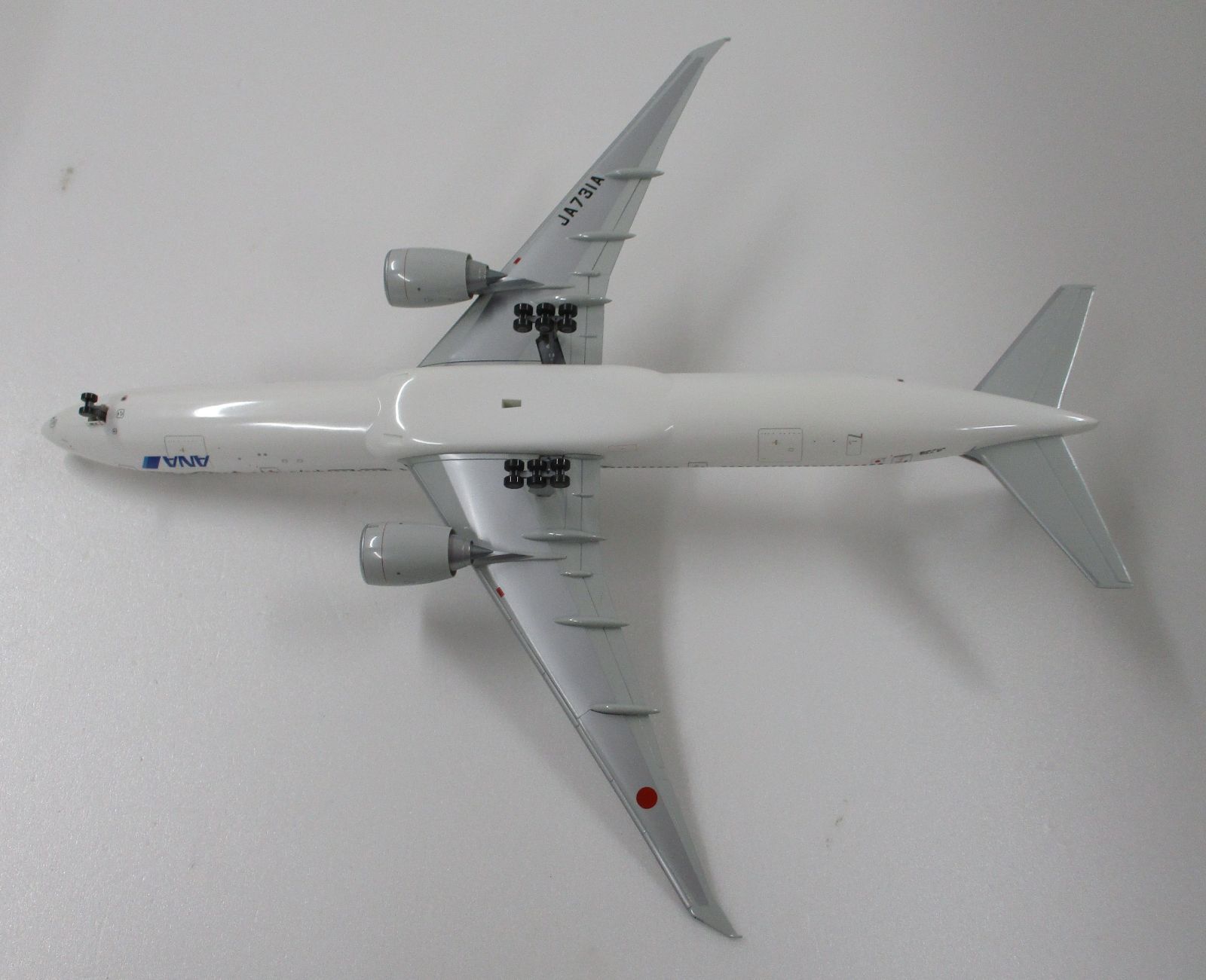 全日空商事1/200B777-300ER※破損あり Amazon | 全日空商事 1/200 BOEING 777-300ER 80-1102 政府専用