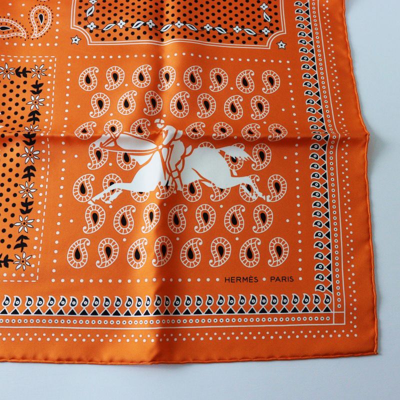 ⭐️極美品⭐️HERMES スカーフ カレ45 オレンジ シルク 箱付 ハンカチ ⭐️極美品⭐️HERMES スカーフ カレ45 オレンジ シルク 箱付