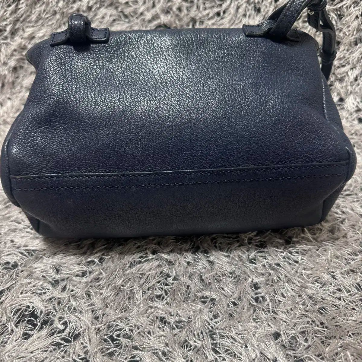 夏セール開催中！ Givenchy ジバンシィ パンドラ ミニバッグ 品質保証で、高速配送！