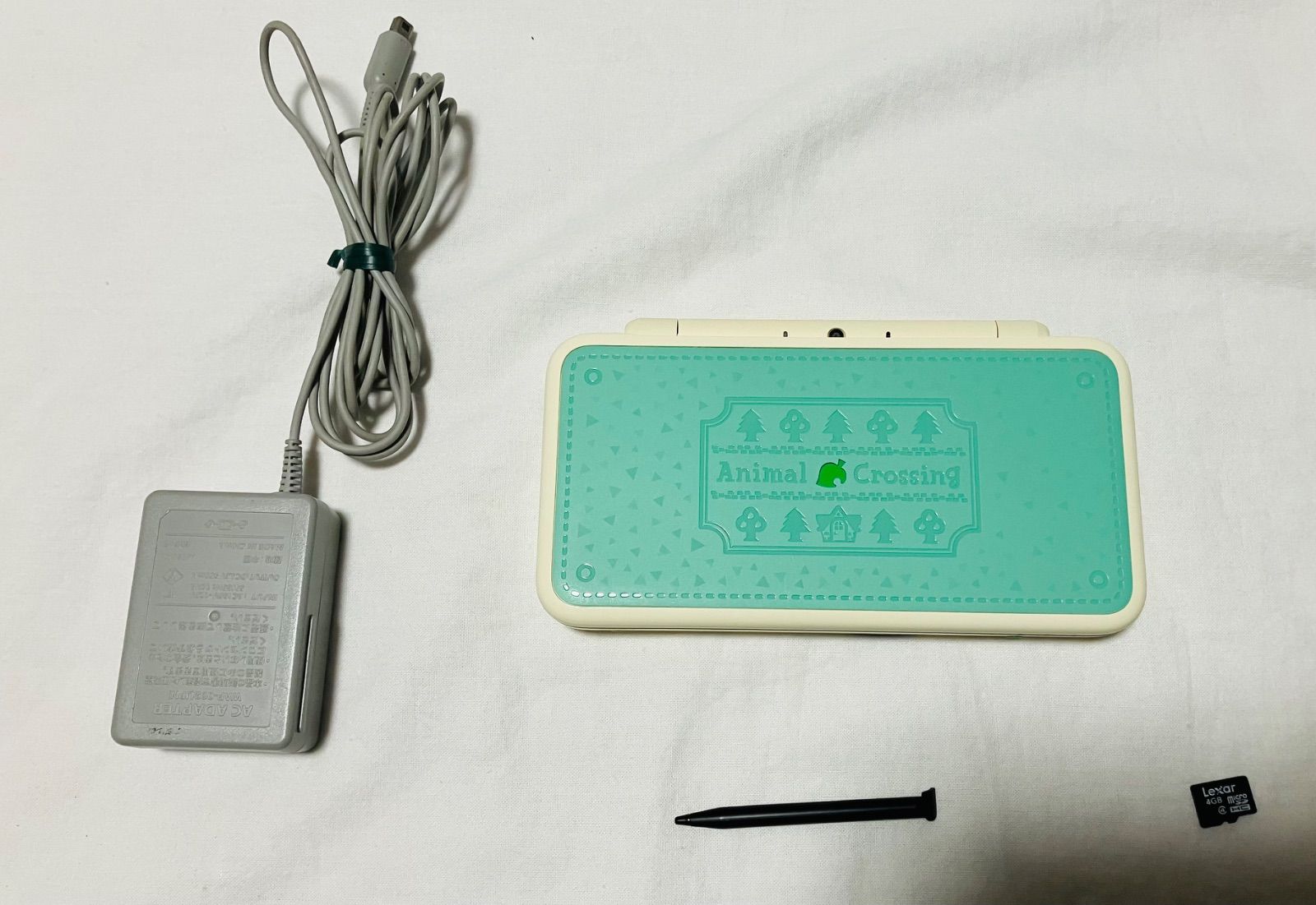 NEWニンテンドー2DS LL とびだせ どうぶつの森 amiibo＋パック