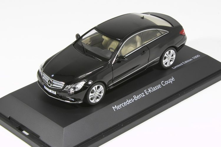 シュコー 1/43 メルセデス・ベンツ Eクラス クーペ C207 ブラック 2009 Mercedes-Benz E-Klasse Coupe -  メルカリ