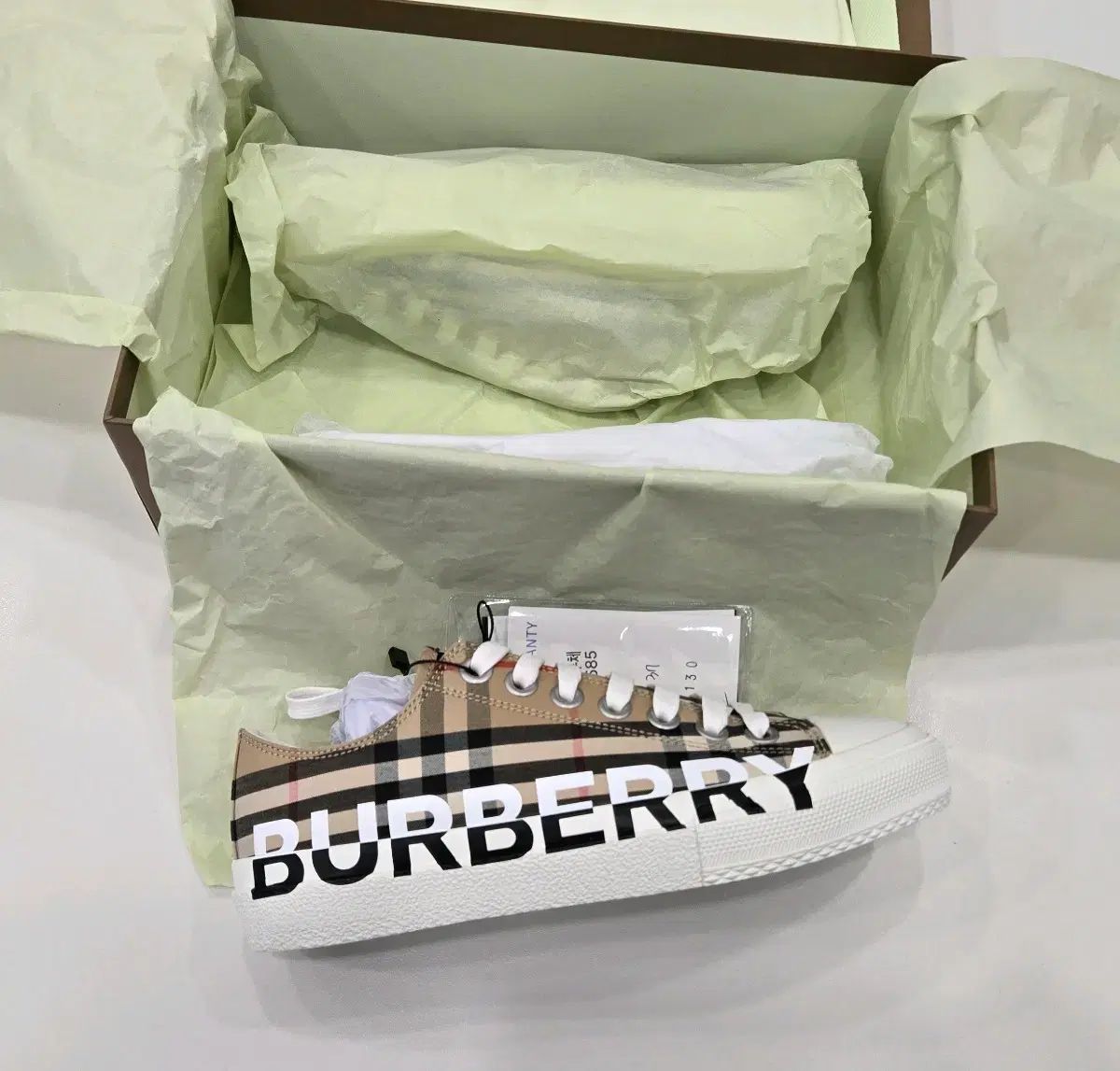 BURBERRY チェック ロゴ レディース スニーカー 8024301 37サイズ NICORILABO_COM