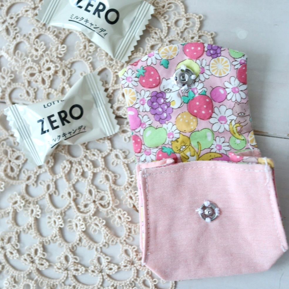 キラキラ⭐️さま専用　猫　＆　ボタニカル　＆　猫ミニポーチ 猫刺繍 猫ちゃん刺繍のミニミニポーチピーチ ハチワレ茶白猫