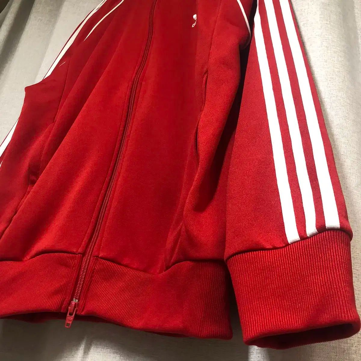 adidas(アディダス) 3本線 レッド トラックトップス ジャージ