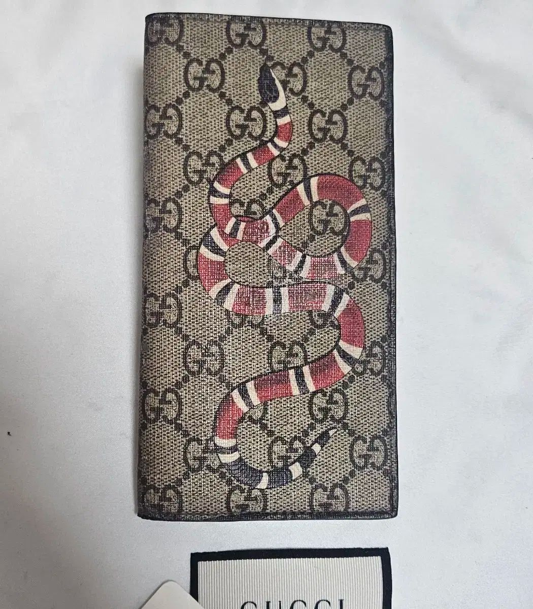 GUCCI グッチ GG スプリム キングスネーク 長財布 正規品 です