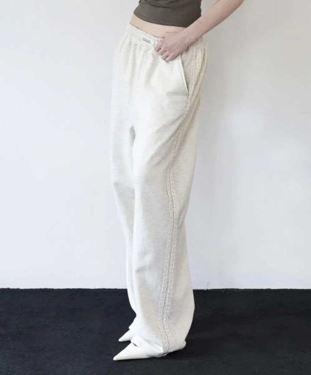 ROCKCAKE レース ライン ジョガー パンツ オートミール xs