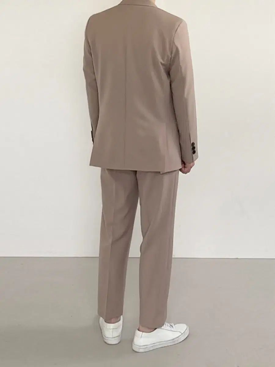アンダー70 ベージュ スーツ セットアップ S