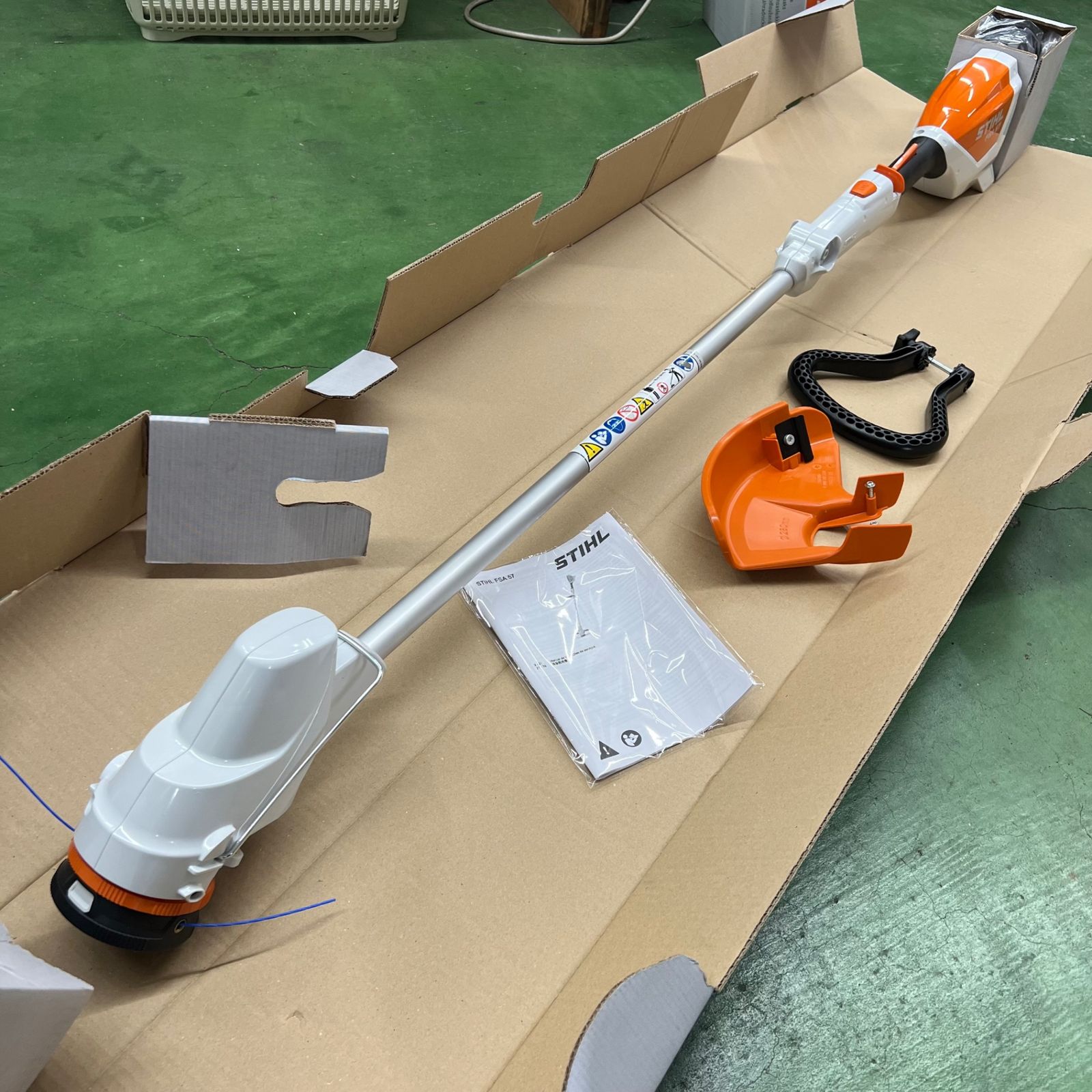 STIHL/スチール バッテリー 刈払機 草刈機 FSA57【桶川店】 - メルカリ