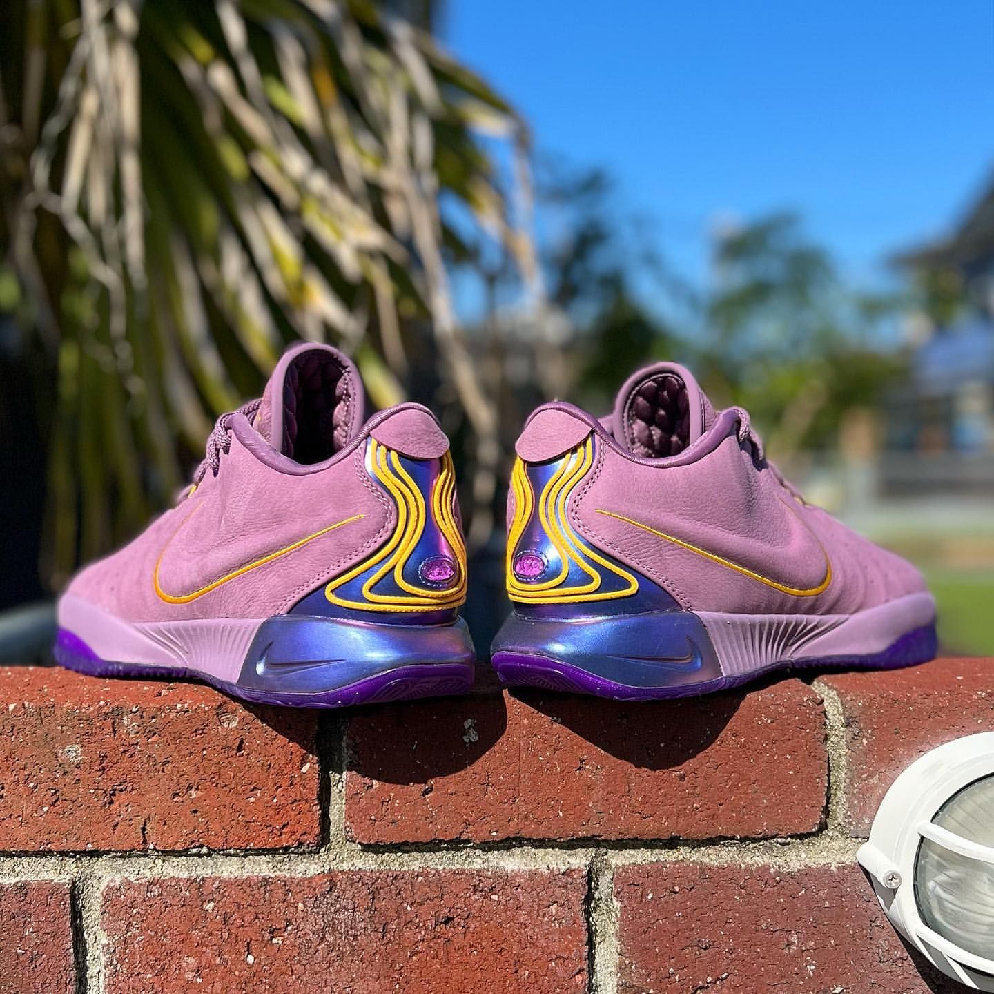 NIKE LEBRON 21 'LAKERS' ナイキ レブロン 21 【MEN'S】 violet dust/univ gold-purple  cosmos FV2346-500