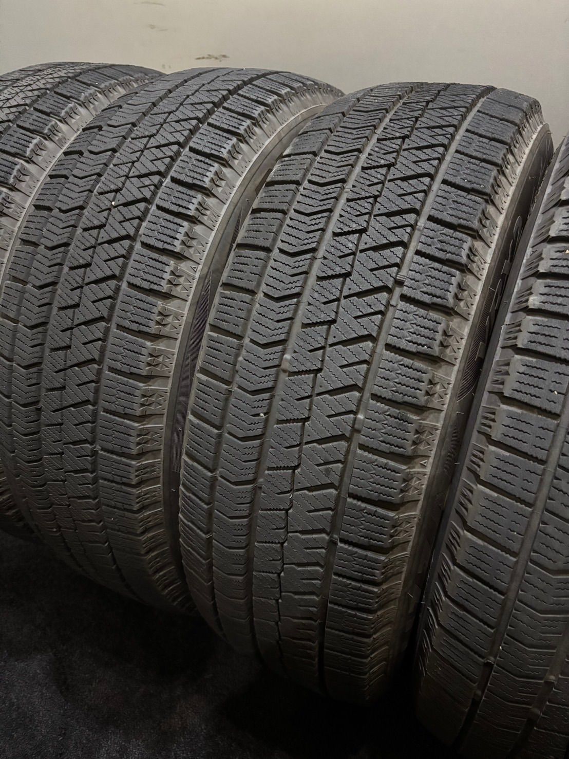 195 65R15 BRIDGESTONE VRX2 23年製 スタッドレス 4本 ブリヂストン ブリザック ノア ヴォクシー プリウス 4-K333