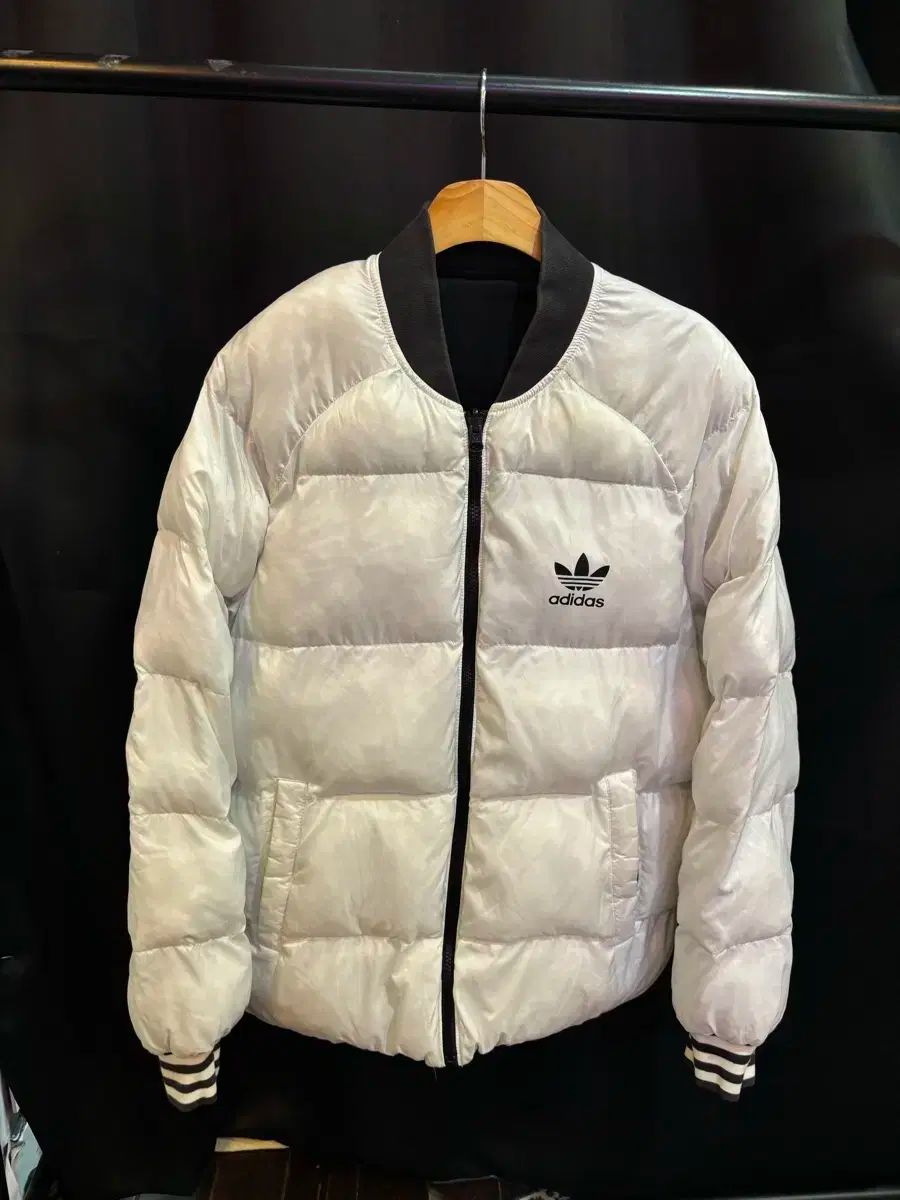 adidas originals リバーシブル ダウンジャケット L デサント製 adidas ダウンジャケット ダウン アディカラーリバーシブル