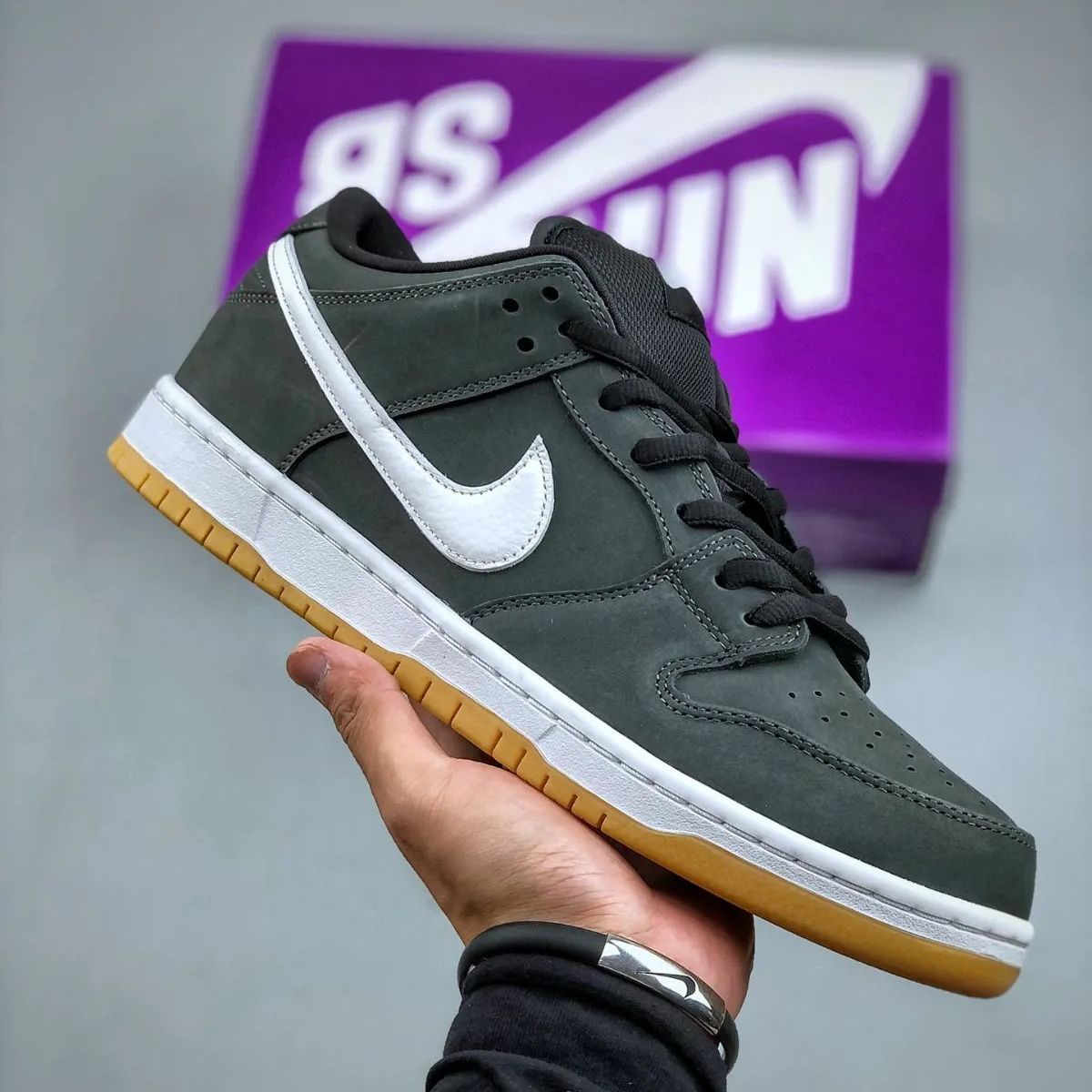 新品 Nike SB Dunk Low Pro Black Gum スニーカー男女兼用 並行輸入品