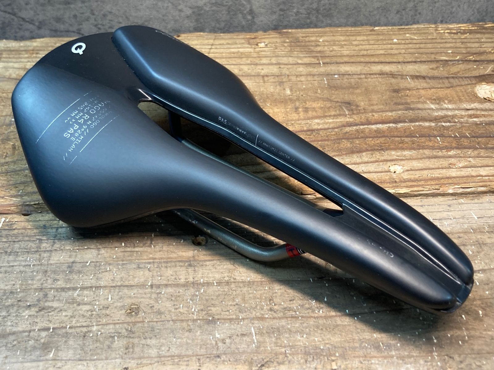 プロロゴ plorogo nago R4 pas カーボンレール 【公式通販】