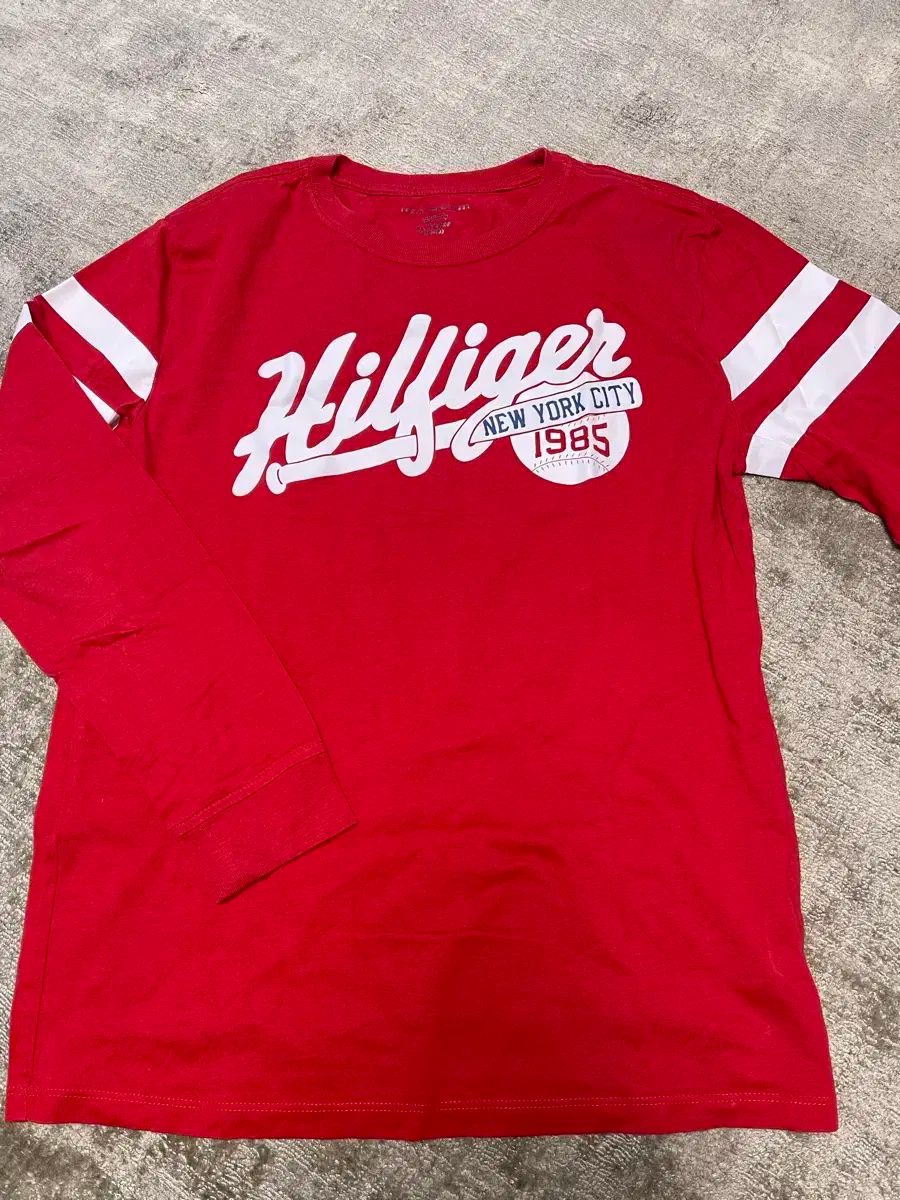 【雷市場（ポンジャン）商品韓国直送】 Tommy Hilfiger Kids(トミーヒルフィガーキッズ) ラウンド Tシャツ 164 ( 16Y )