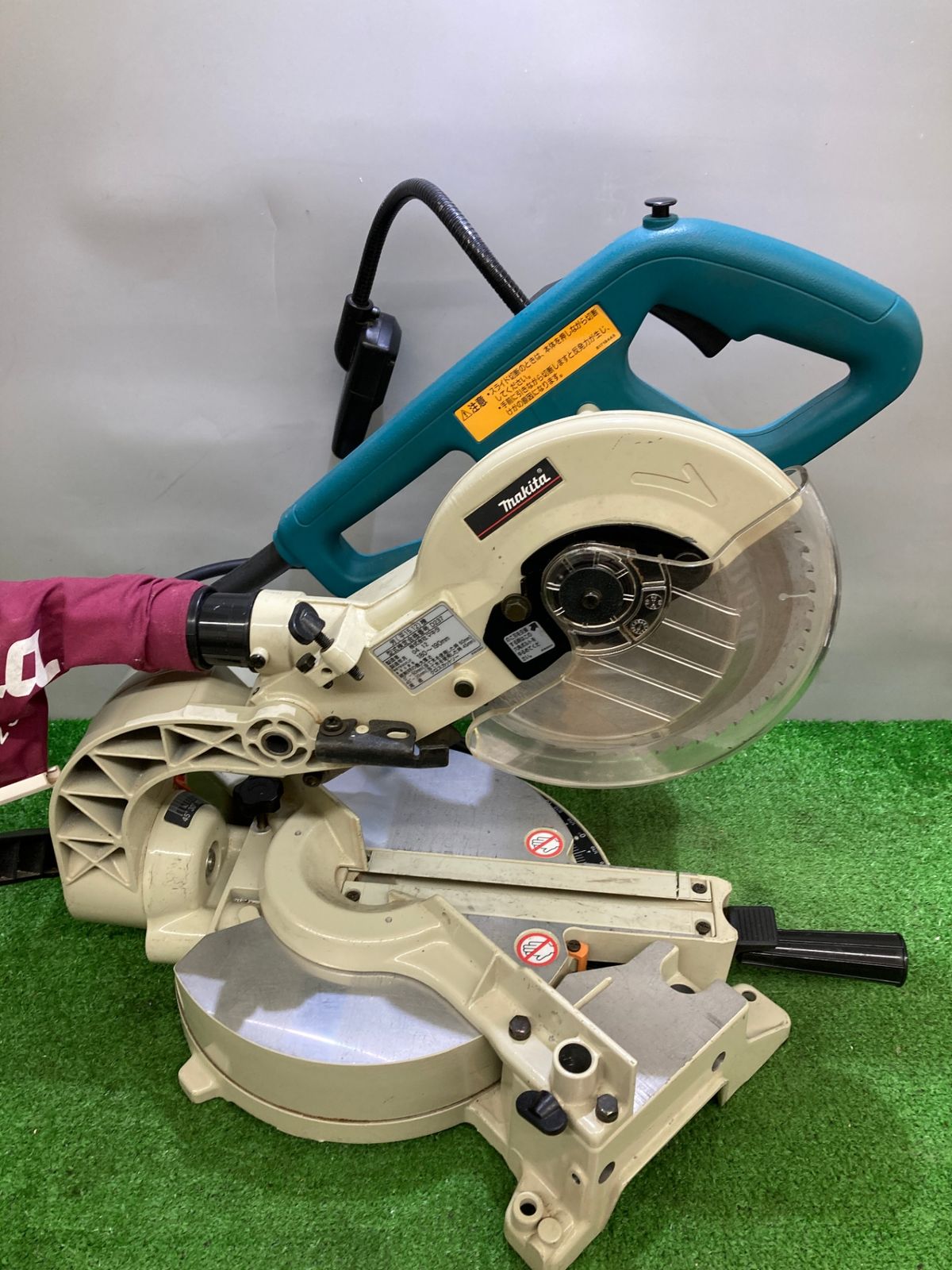 【中古品】【0921】★makita(マキタ) 190mm卓上スライドマルノコ LS0712　IT1HM7OMZGNW