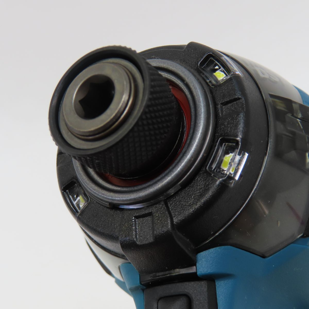 TD002G 充電式インパクトドライバ