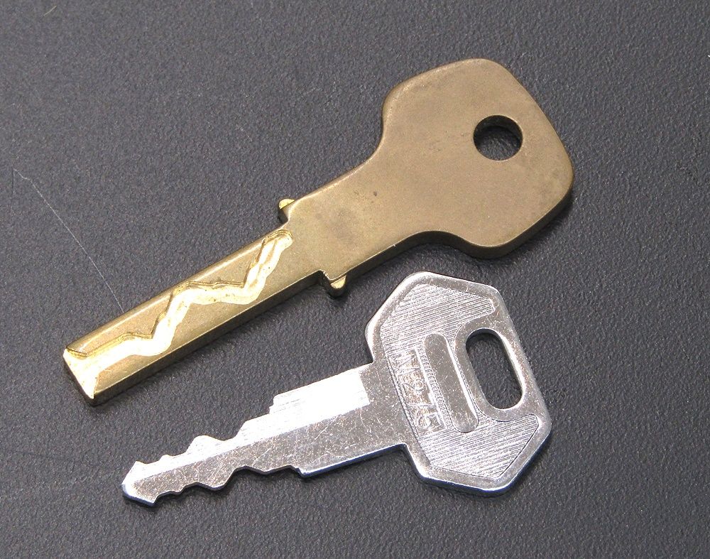 パチスロ実機 大都技研 押忍！番長ZERO コイン不要機付き 家庭用