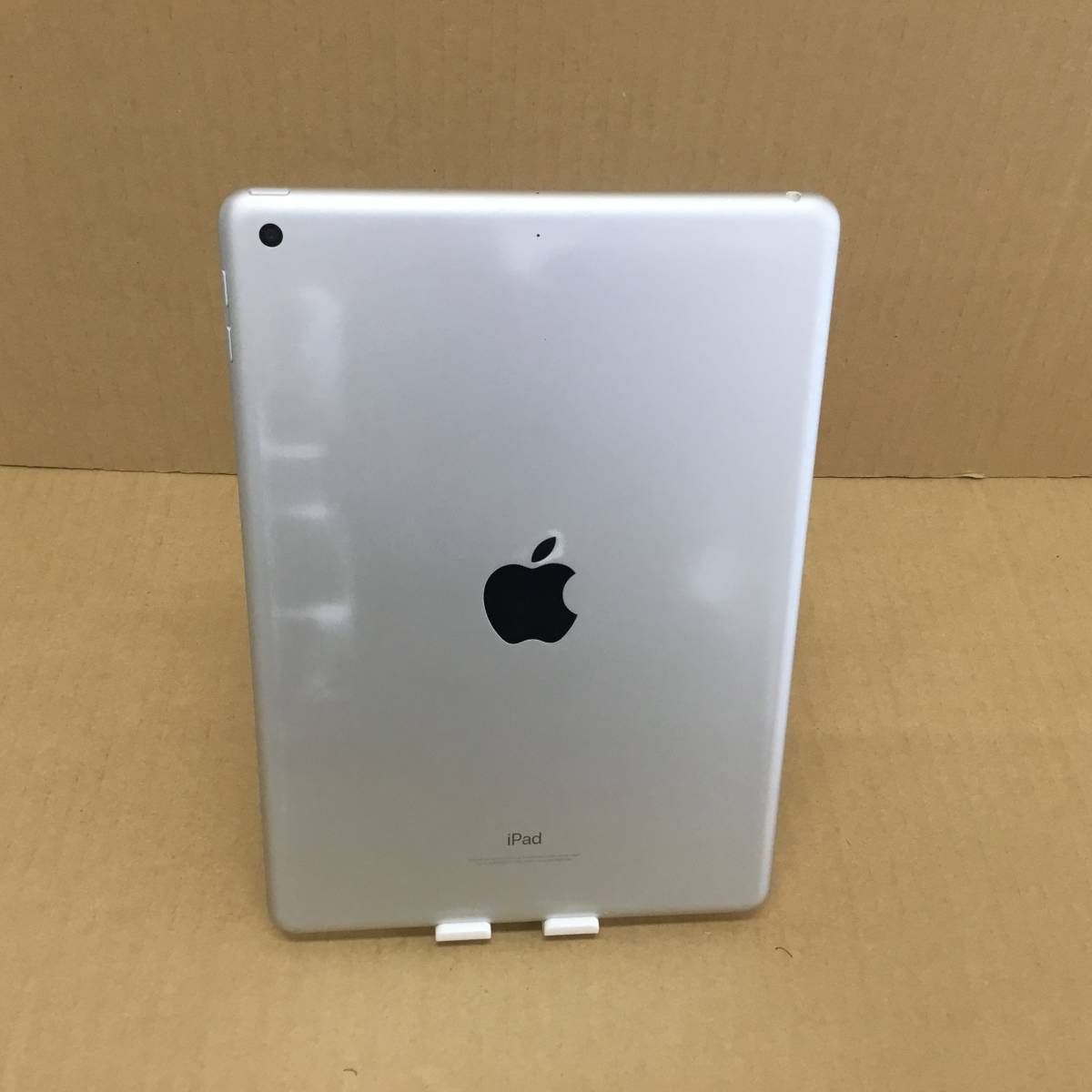 Apple iPad(第6世代）Wi-Fi 32GB 純正ペン・ケース付属 爆売り！ www