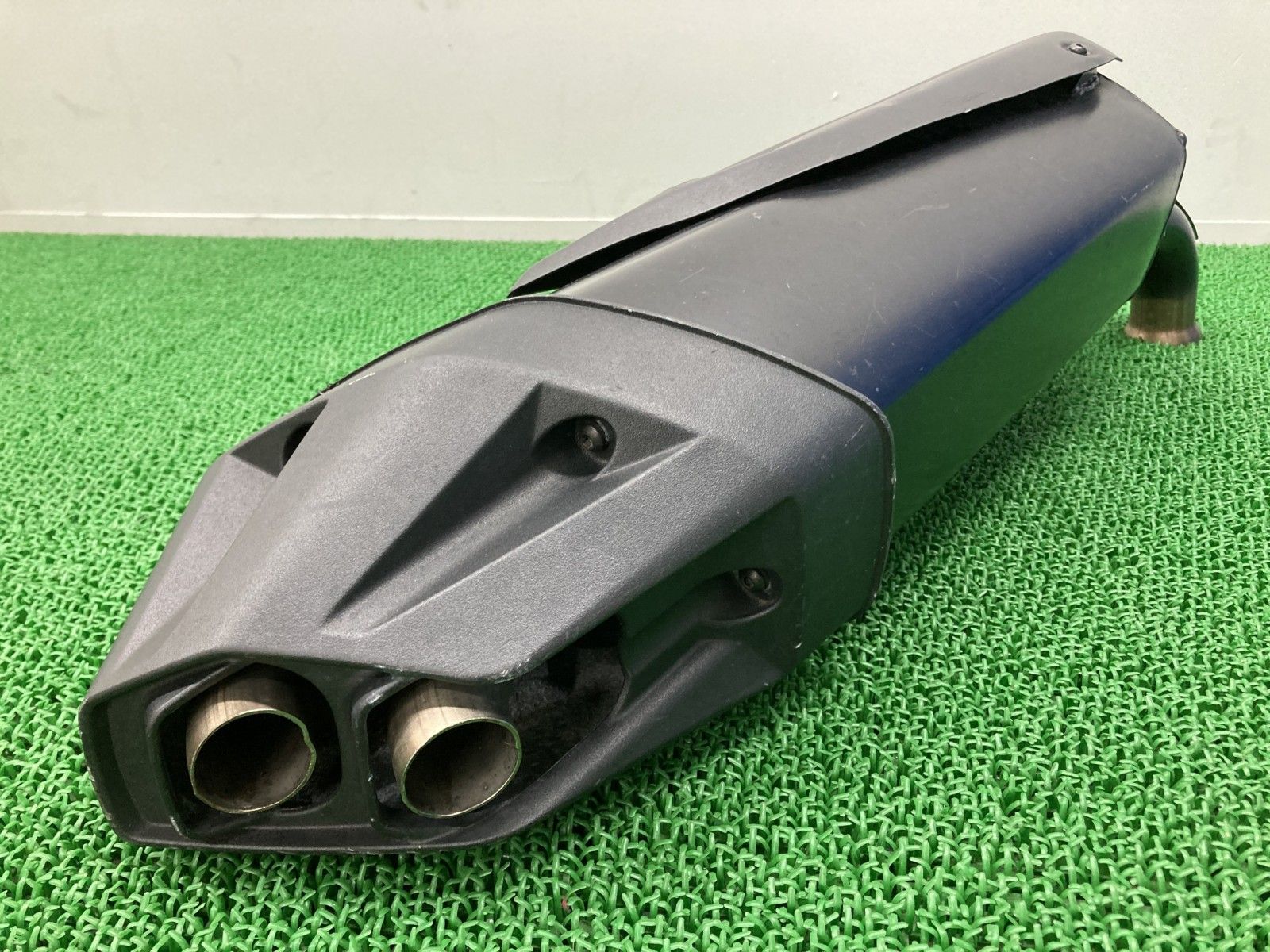 カンナムスパイダー サイレンサーマフラー 黒 707600878 BRP 純正