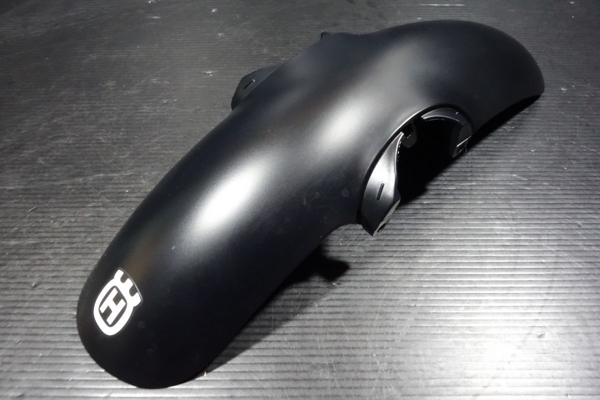 フロントフェンダー スヴァルトピレン スバルトピレン ハスクバーナ ビットピレン ヴィットピレン401 Husqvarna