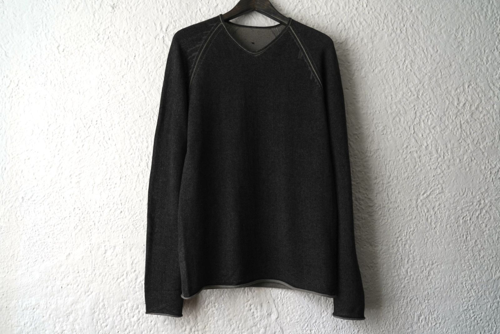 シルクニットヘンリーネックセーター / LABEL UNDER