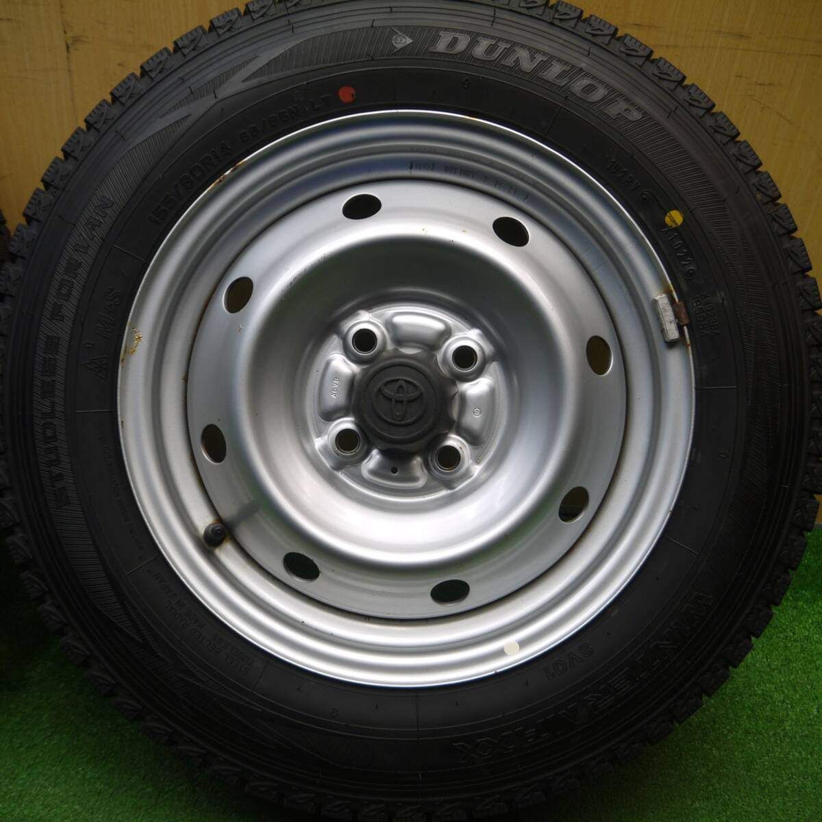 軽薄な 超バリ溝 22年 キレイ ほぼ10分 トヨタ サクシード プロボックス 等 純正 スチール 155 80R14 88 86N スタッドレス ダンロップ ウインターマックス SV01 PCD100 4H 5010702Hス 限定アイテム入荷。