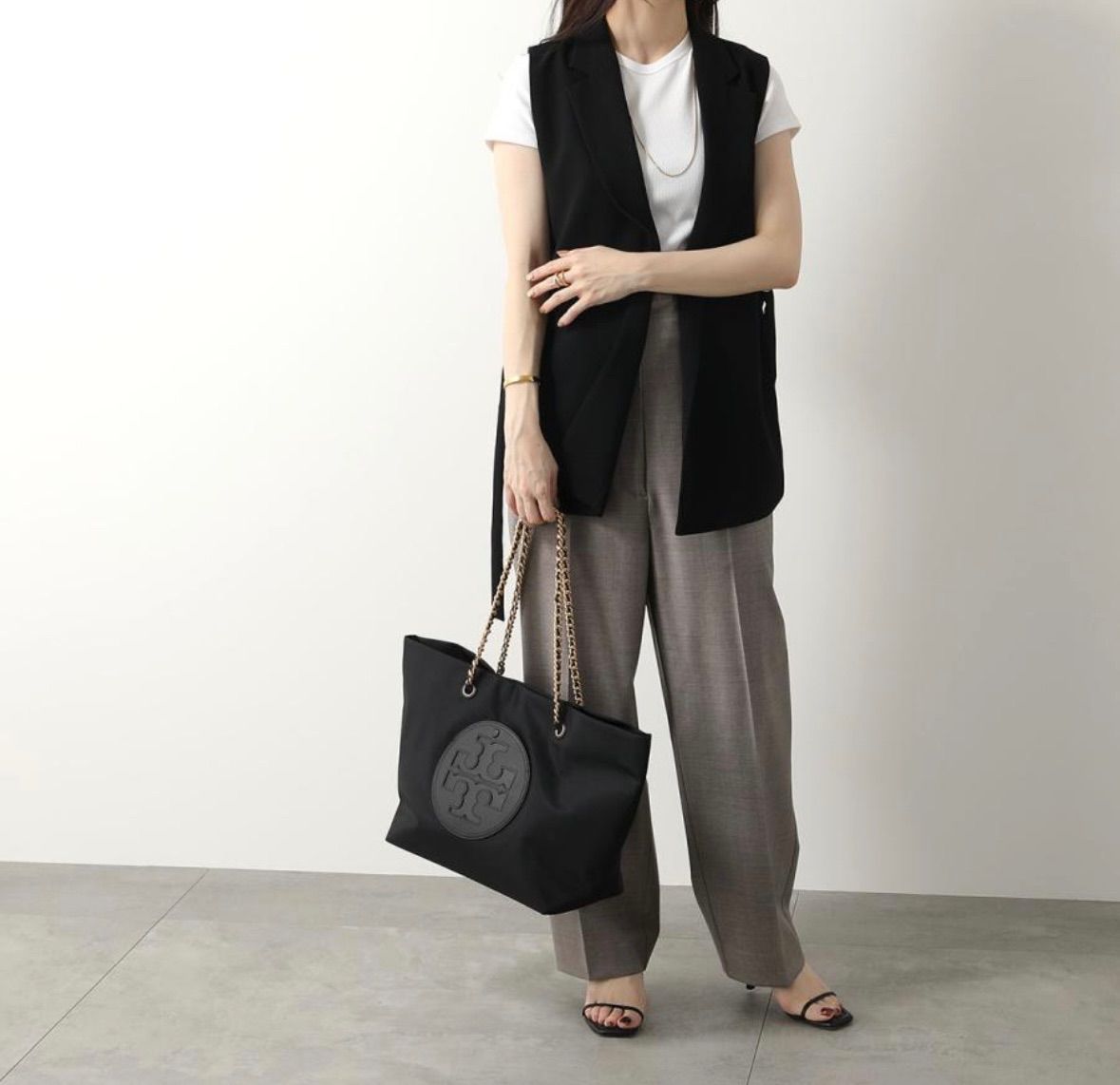 大人気♡羽のように軽いトート】新品 Tory Burch＊ELLA CHAIN TOTE