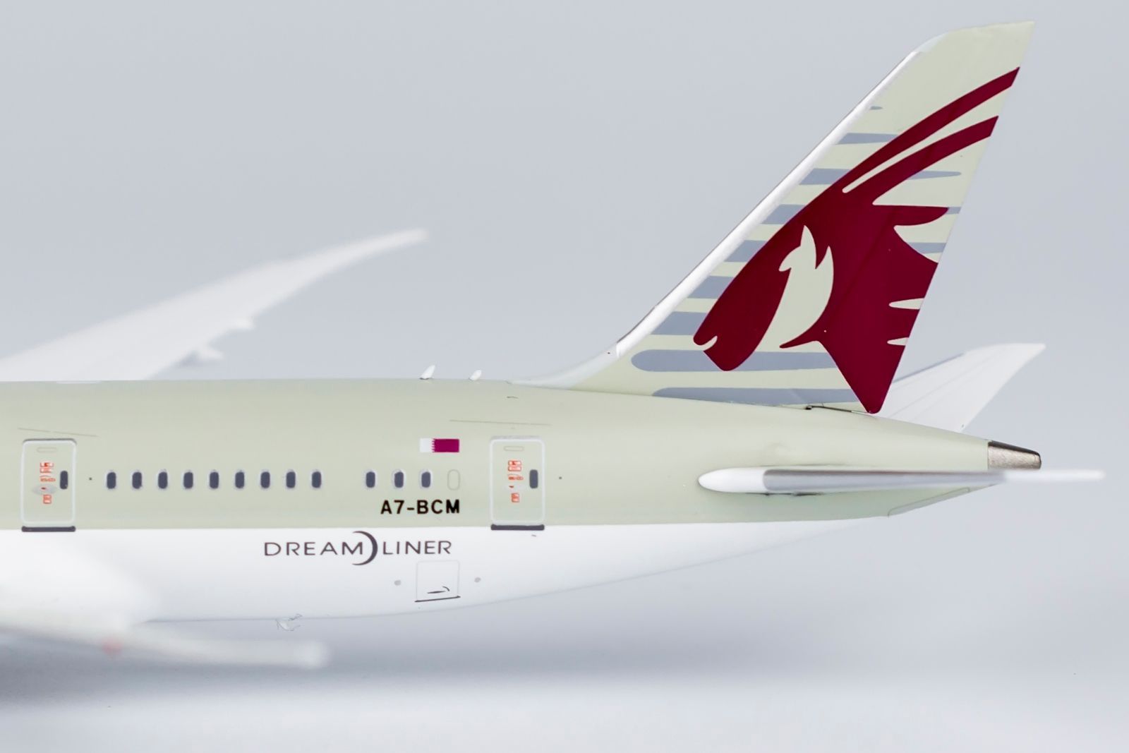 【非売品】カタール航空 787-8 1:200 NGmodel カタール航空 787-8 A7-BCM 1/400 59008 - メルカリ