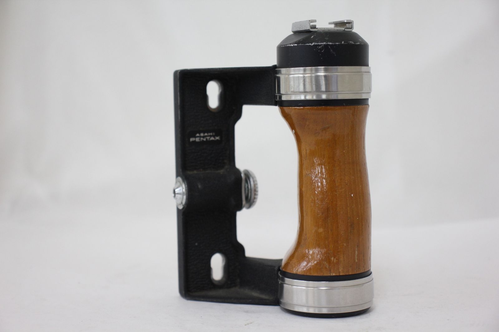 PENTAX - PENTAX67 ウッドグリップ　美品 返品保証】 ペンタックス Pentax ウッドグリップ e2867 - メルカリ
