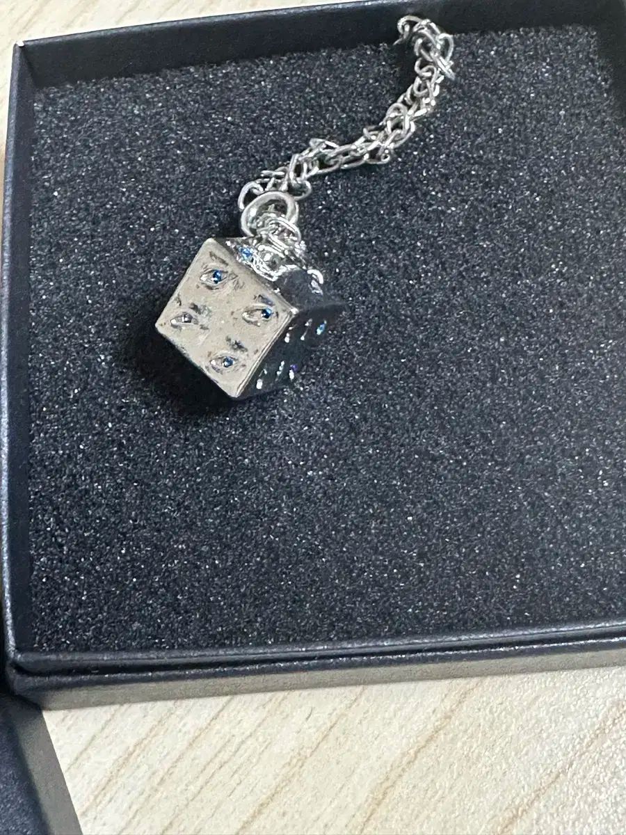 呪術廻戦 五条 獄門彊 キーホルダー 正規品