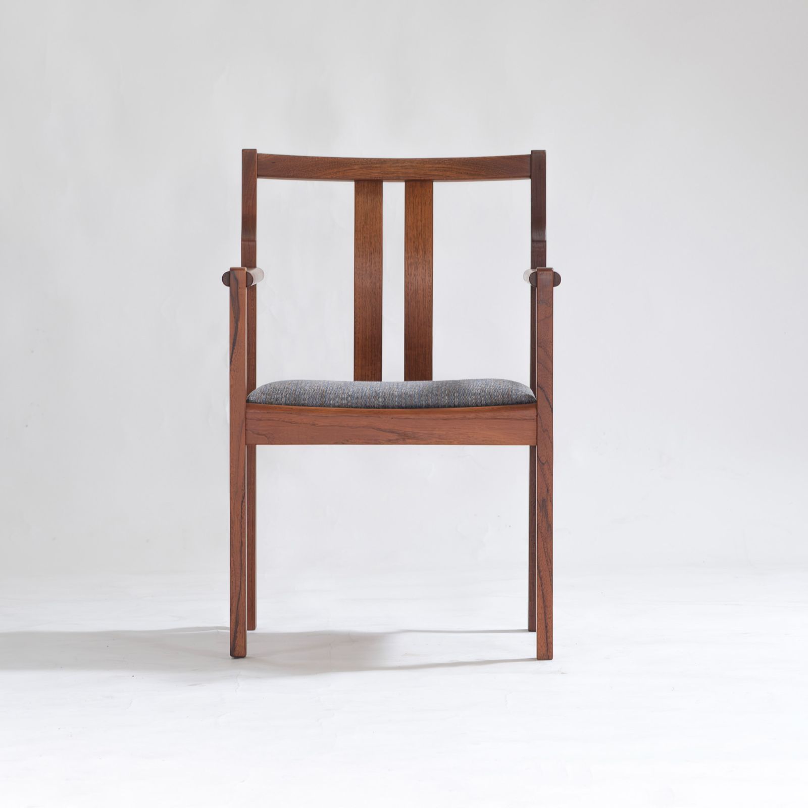 ダイニングチェア ジャパンヴィンテージ チーク無垢材 アームチェア 2 北欧スタイル 北欧ヴィンテージ 英国ヴィンテージ ミッドセンチュリー レトロ 木製椅子 ラウンジチェア ヴィンテージ家具