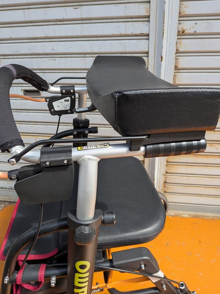 前腕支持型歩行車