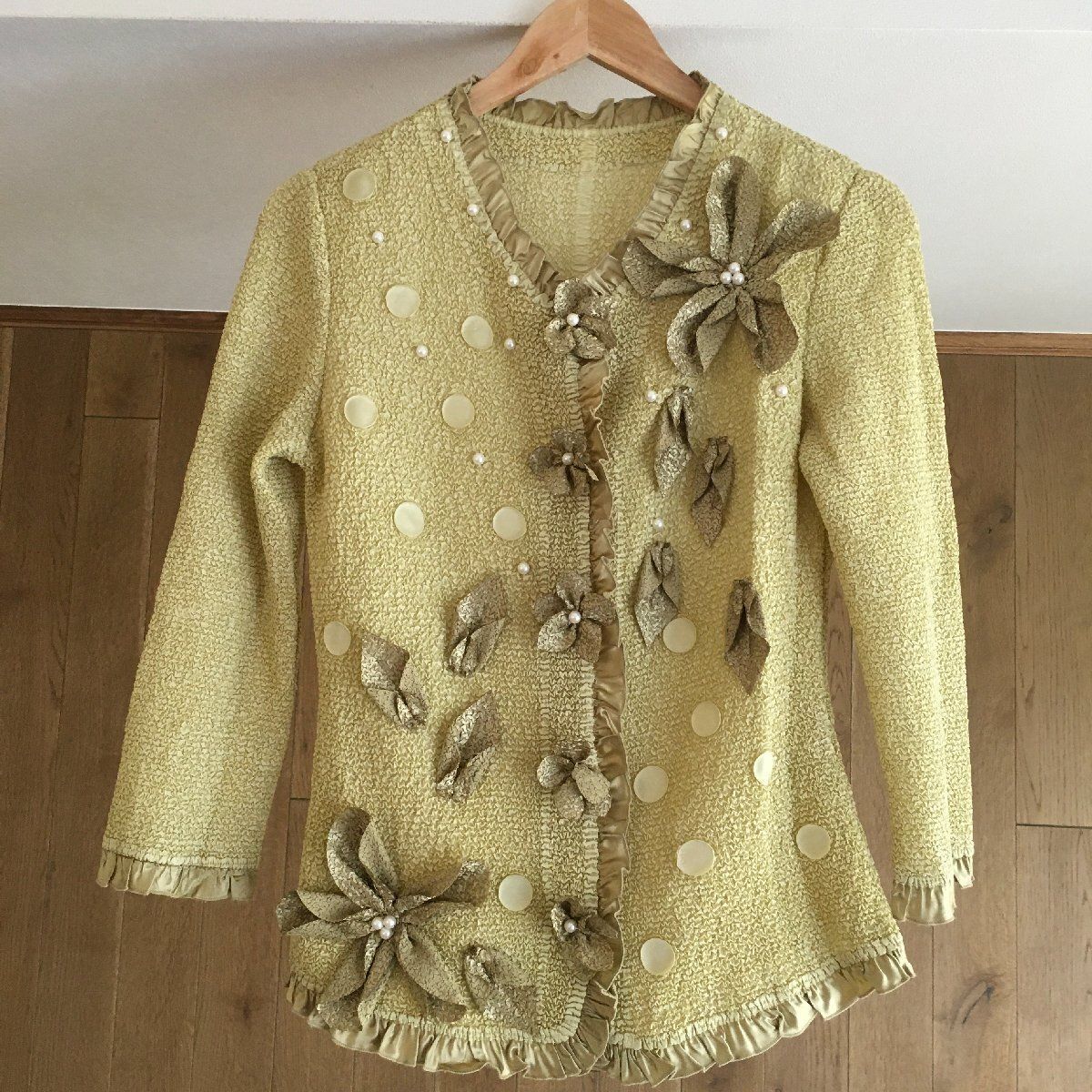 【大注目】 極美品 ノコオーノ(NOKO OHNO) プリーツ シャツ38 - メルカリ ジャケット・アウター