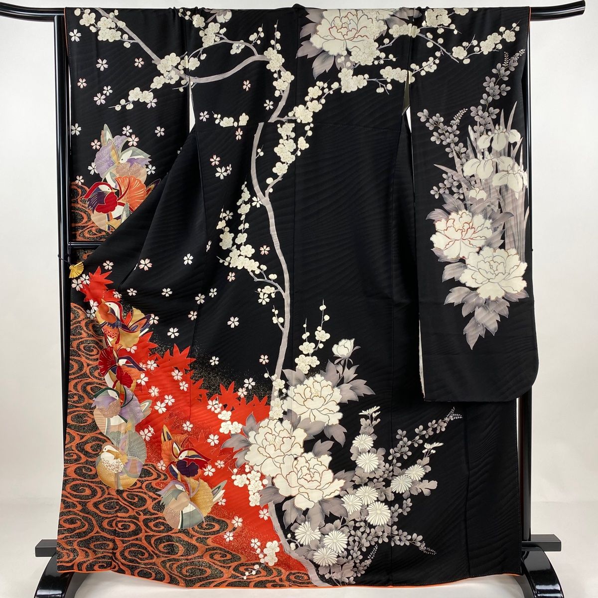 振袖 身丈169cm 裄丈66.5cm M 袷 鴛鴦 桜 金彩 黒 正絹 名品 【中古】 