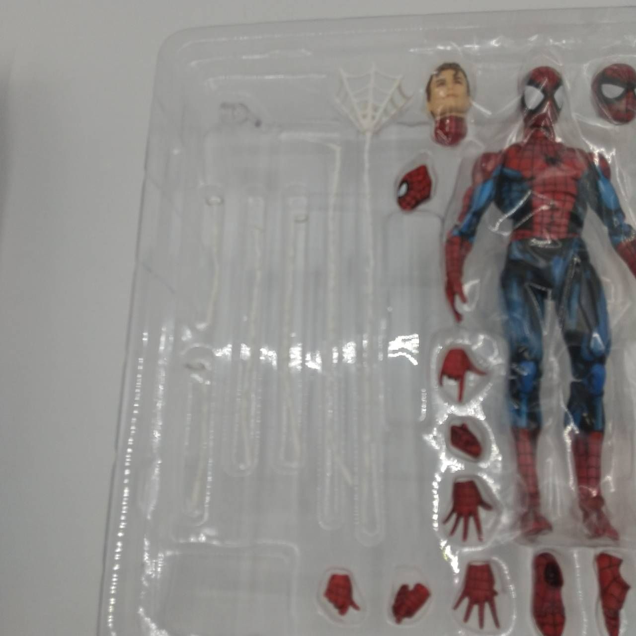 MAFEX スパイダーマン　コミックペイント Amazon | MAFEX マフェックス SPIDER-MAN (COMIC PAINT) 全高約
