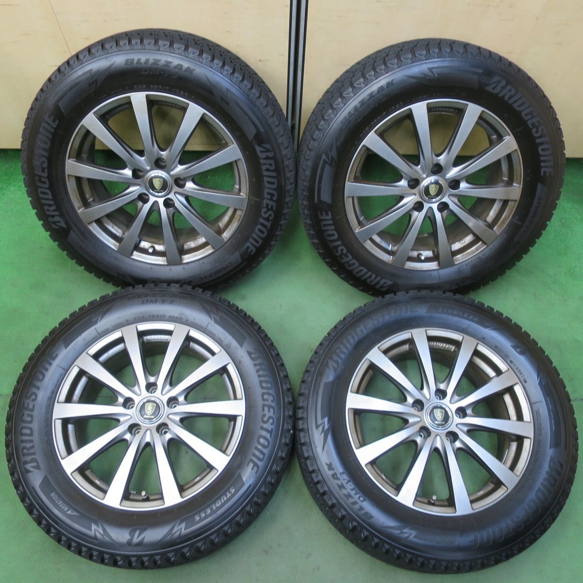 バリ溝 8.5分 スタッドレス 225 65R17 ブリヂストン ブリザック DM-V3 MANARAY SPORT マナレイスポーツ 17インチ PCD114.3 5H 5092608イス