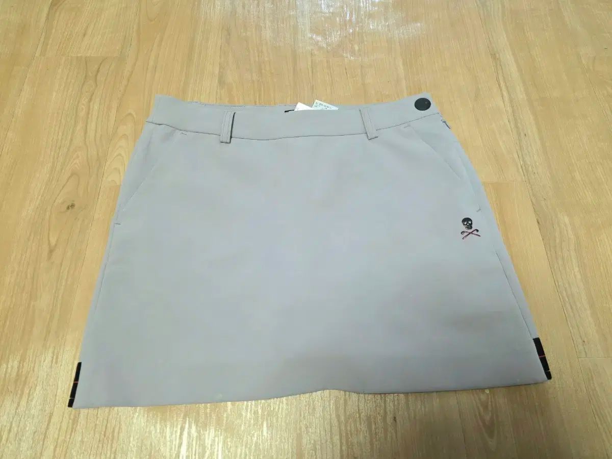 MARK - LONA マークアンドロナ ゴルフスカート 26-27