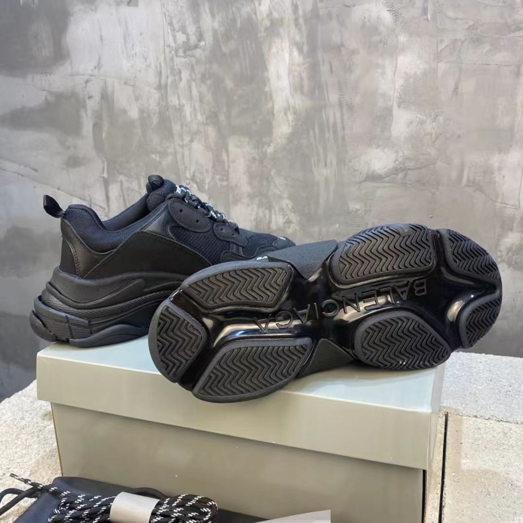 BALENCIAGA TRIPLE S ALL BLACK OG