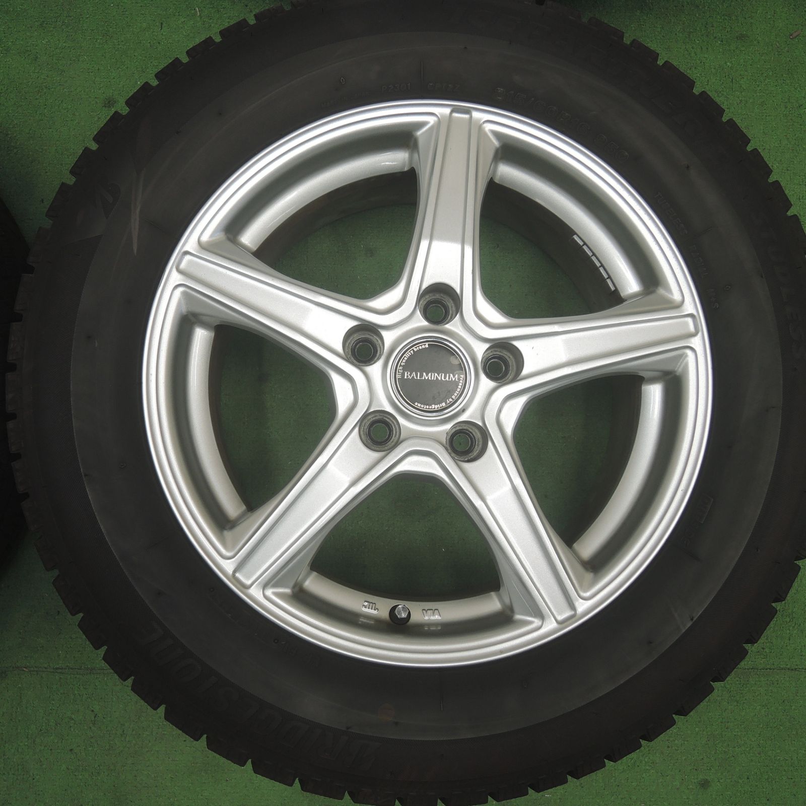 バリ溝！23年！キレイ！9分☆スタッドレス 215/60R16 ブリヂストン 