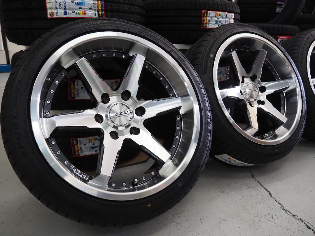 225|45R19
